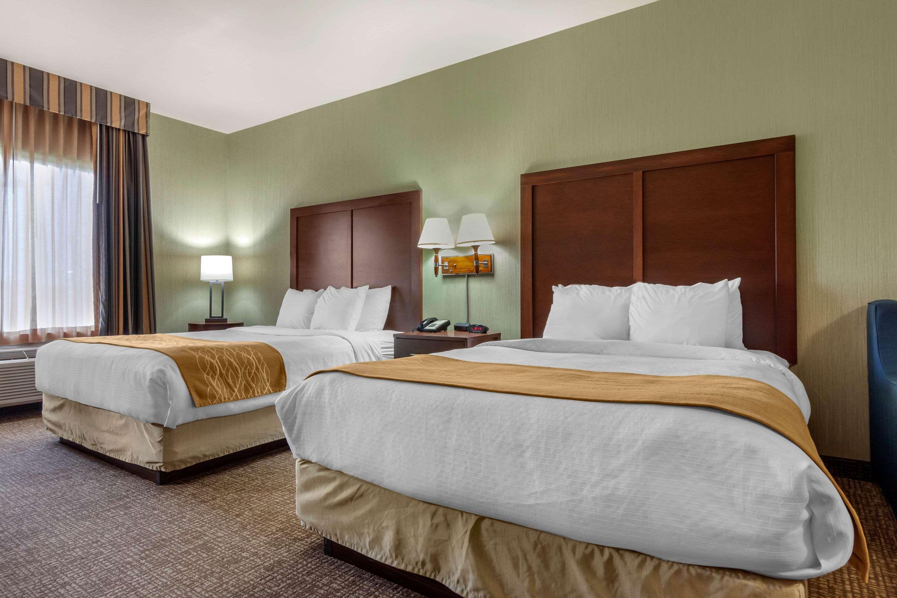 Comfort Inn & Suites Mitchell I-90 Экстерьер фото