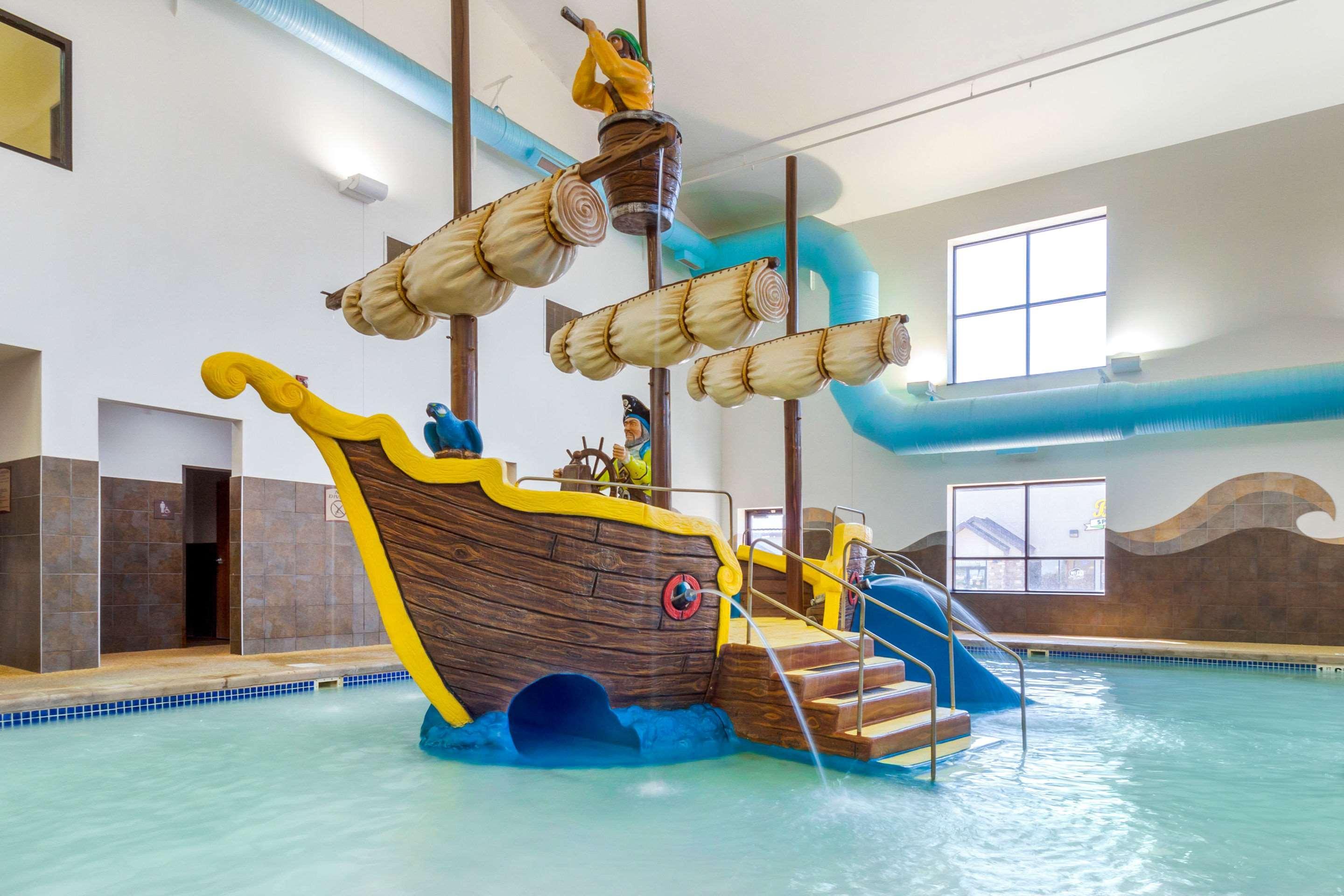 Comfort Inn & Suites Mitchell I-90 Экстерьер фото