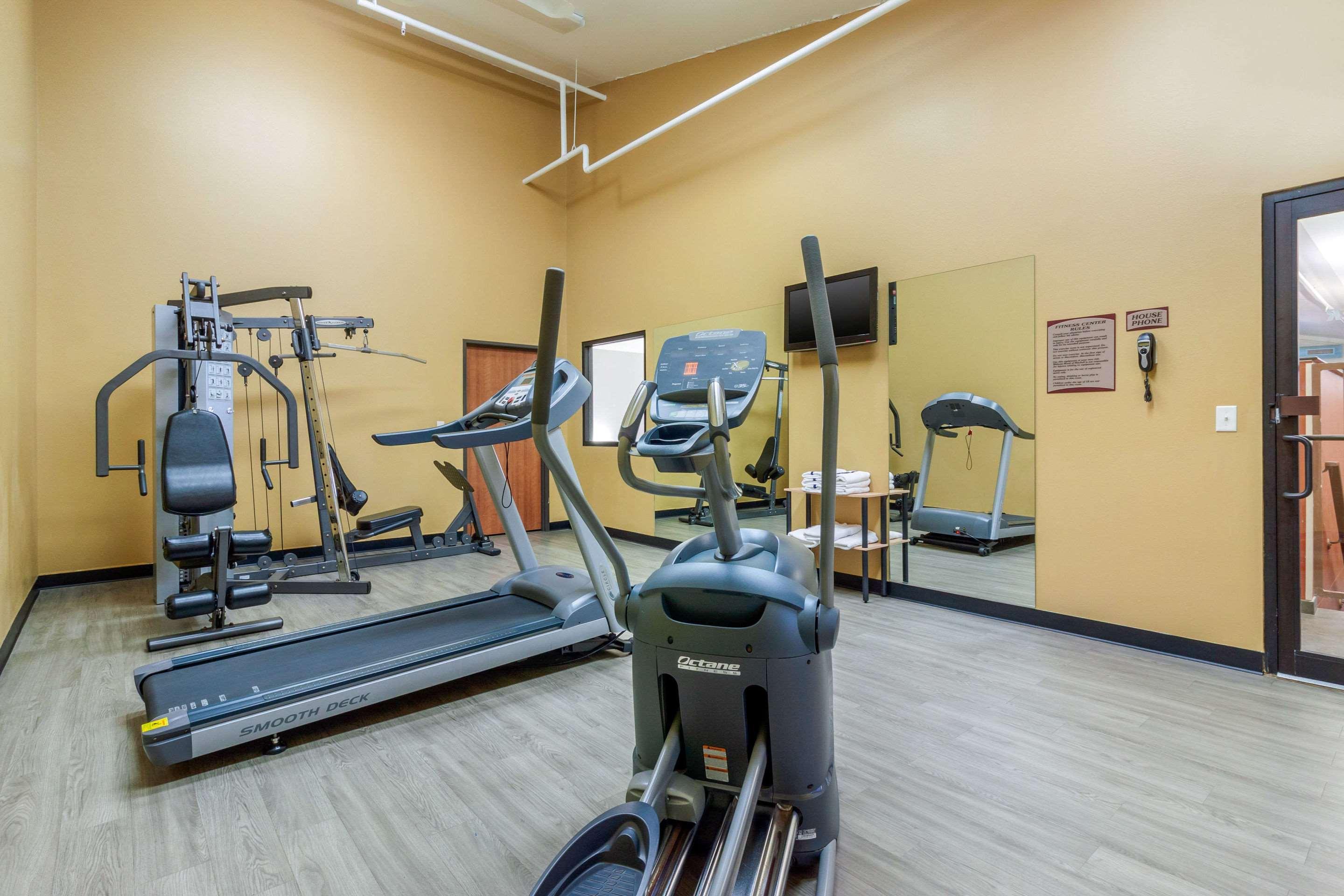 Comfort Inn & Suites Mitchell I-90 Экстерьер фото