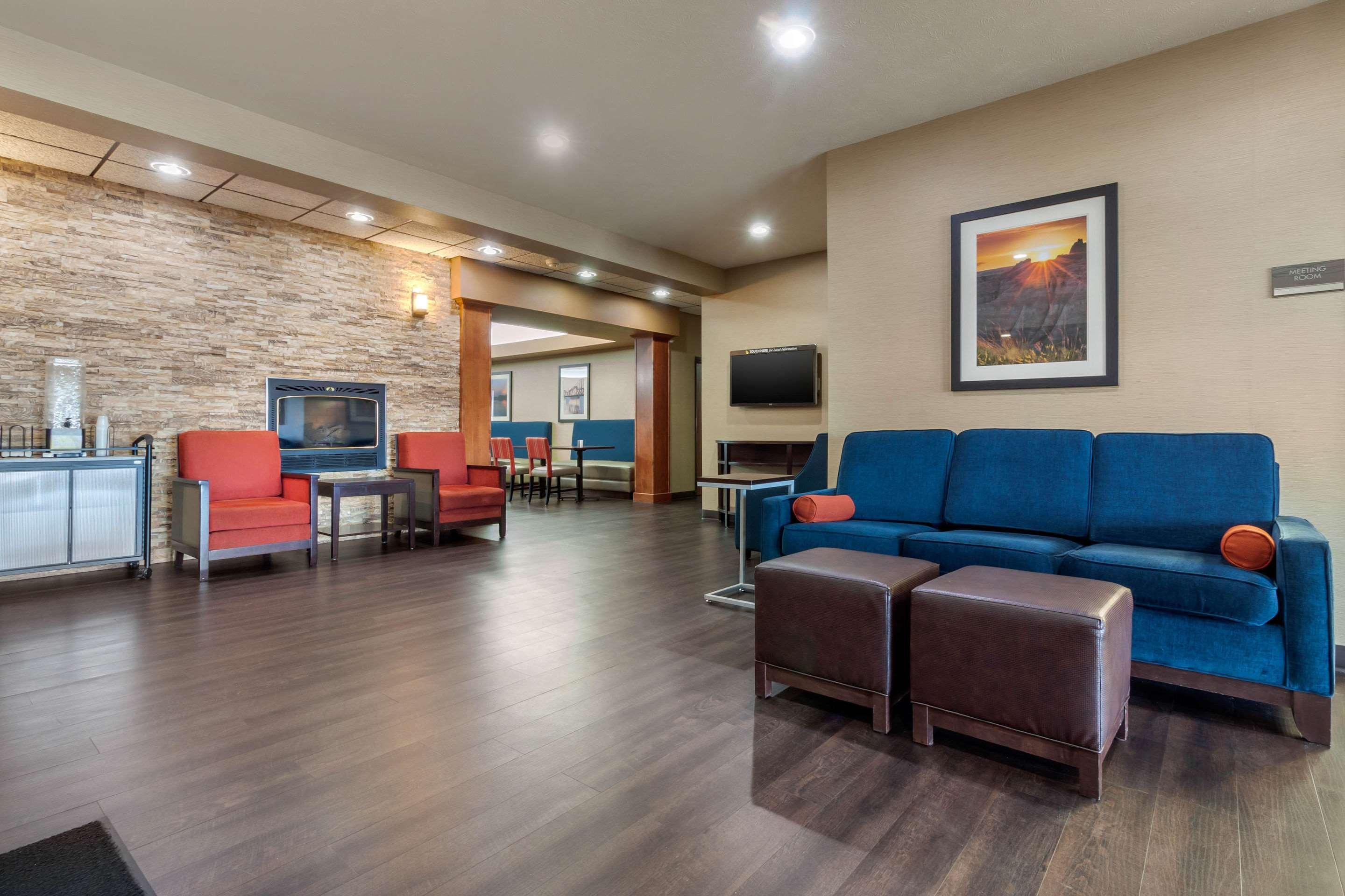 Comfort Inn & Suites Mitchell I-90 Экстерьер фото