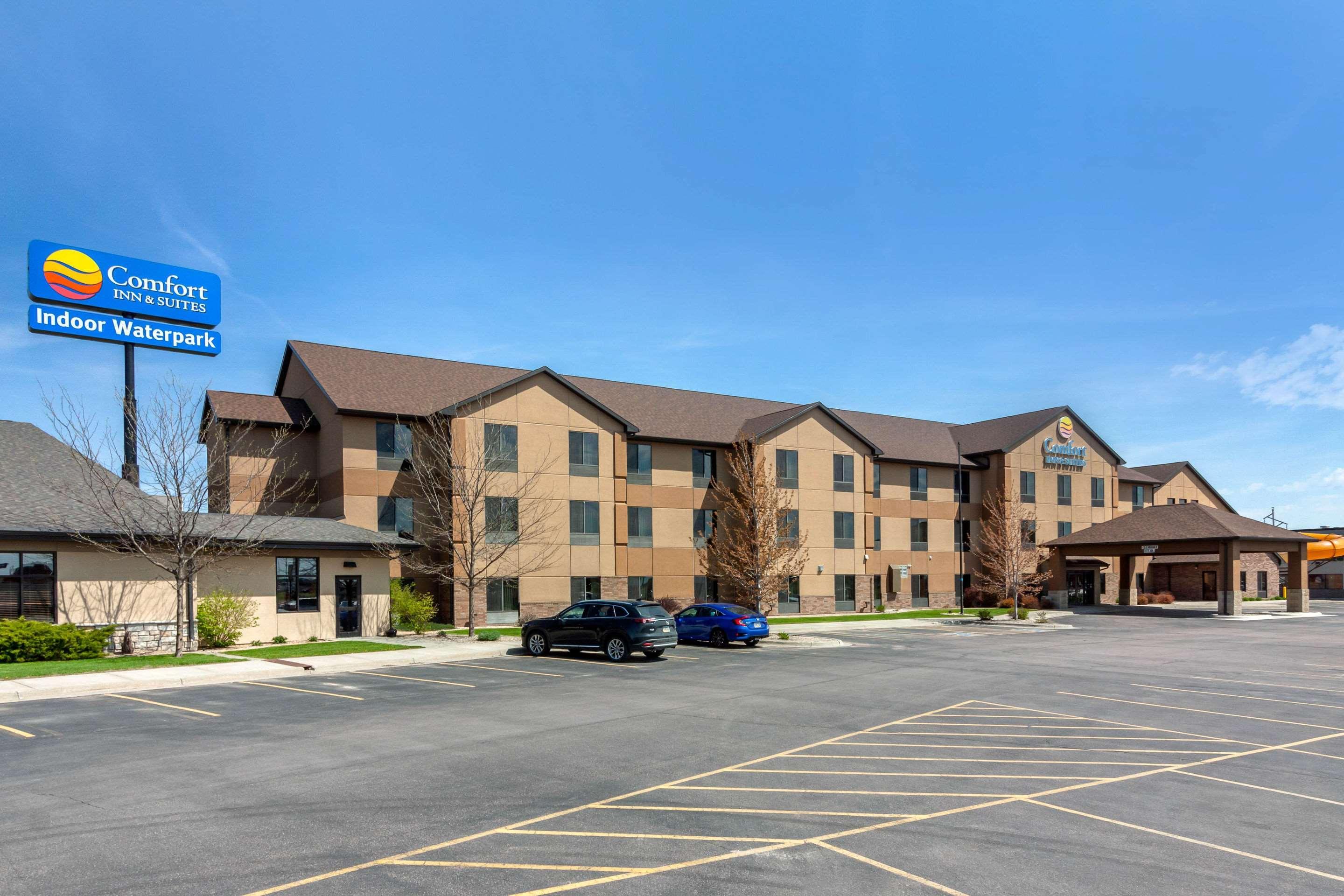 Comfort Inn & Suites Mitchell I-90 Экстерьер фото