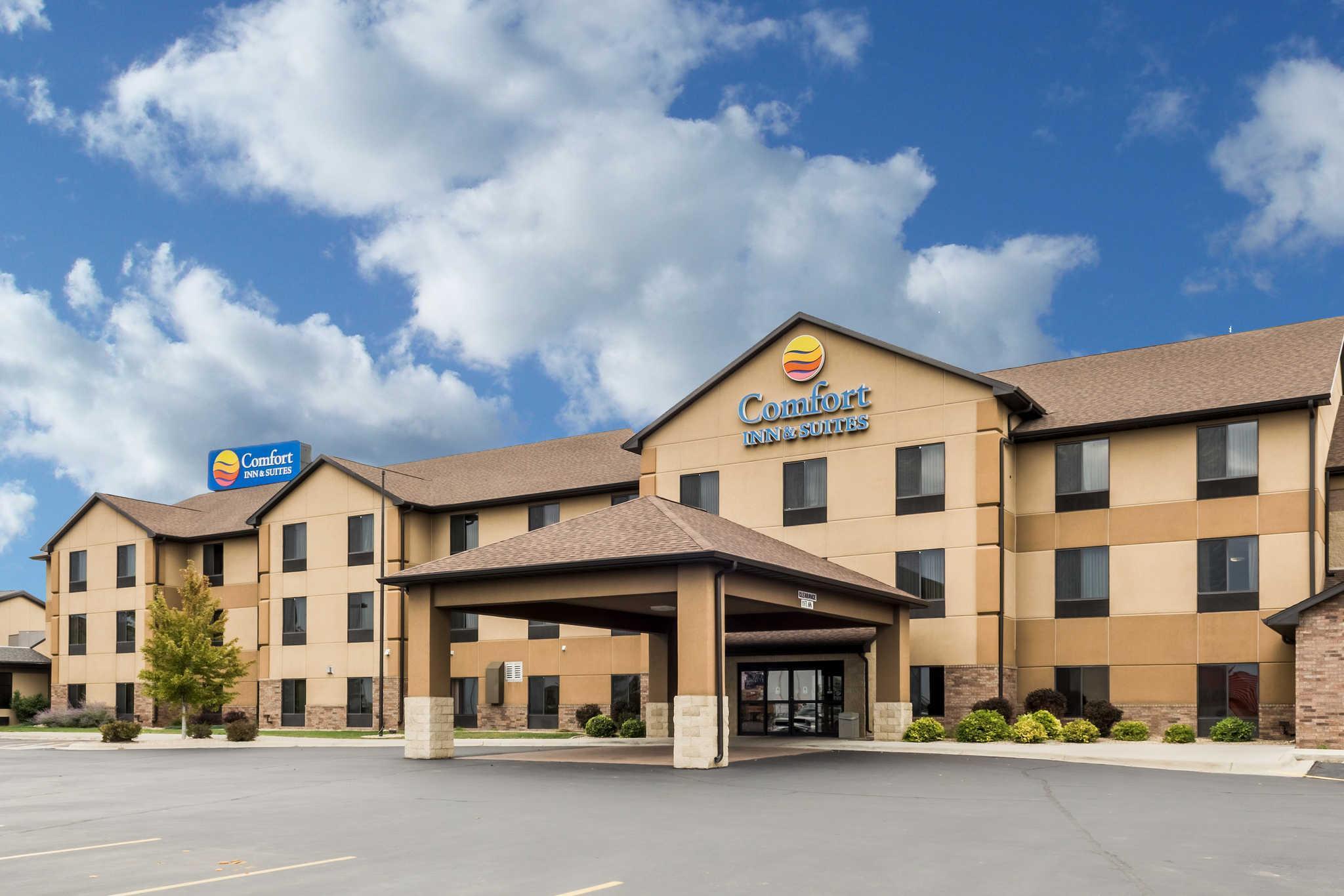 Comfort Inn & Suites Mitchell I-90 Экстерьер фото
