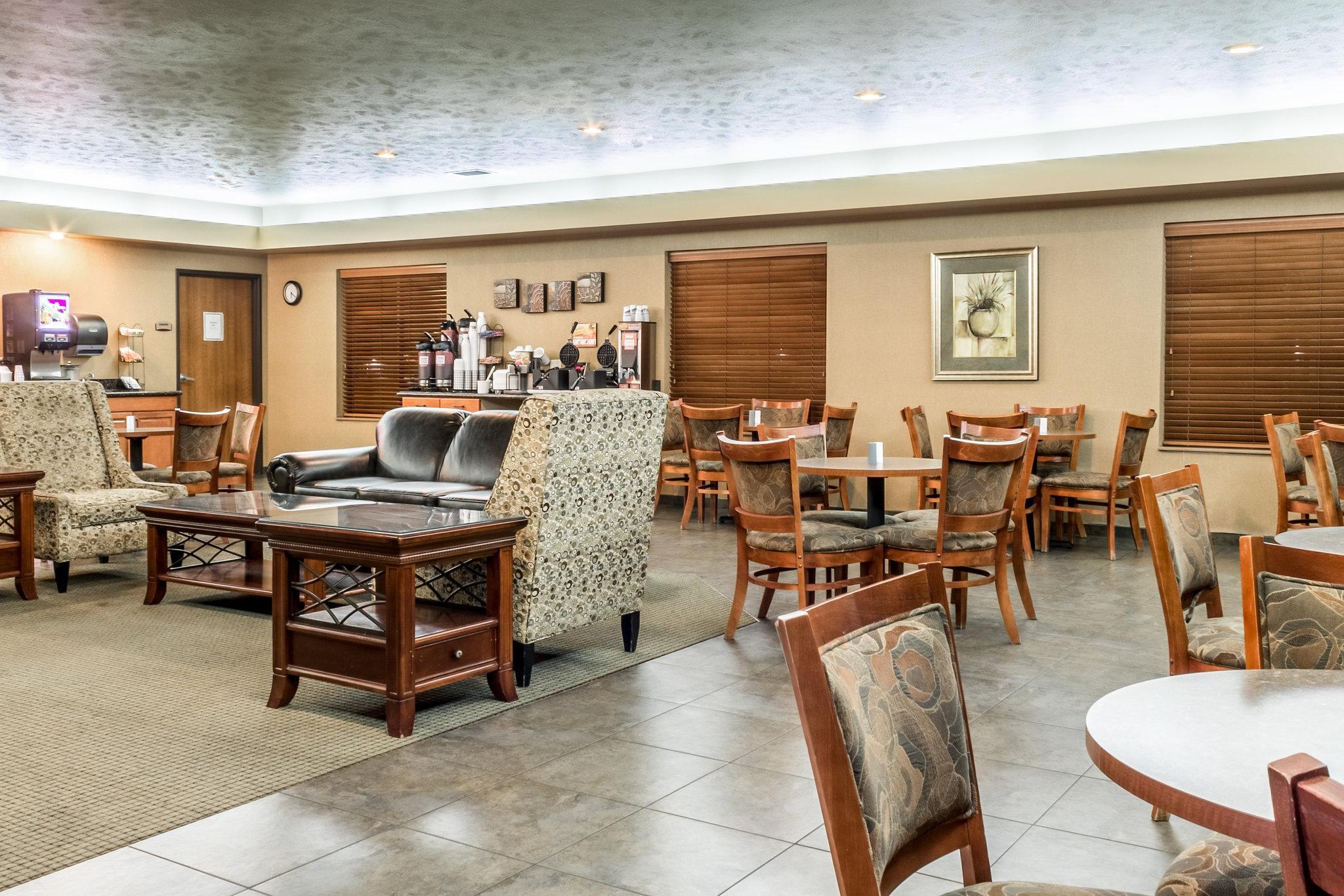 Comfort Inn & Suites Mitchell I-90 Экстерьер фото