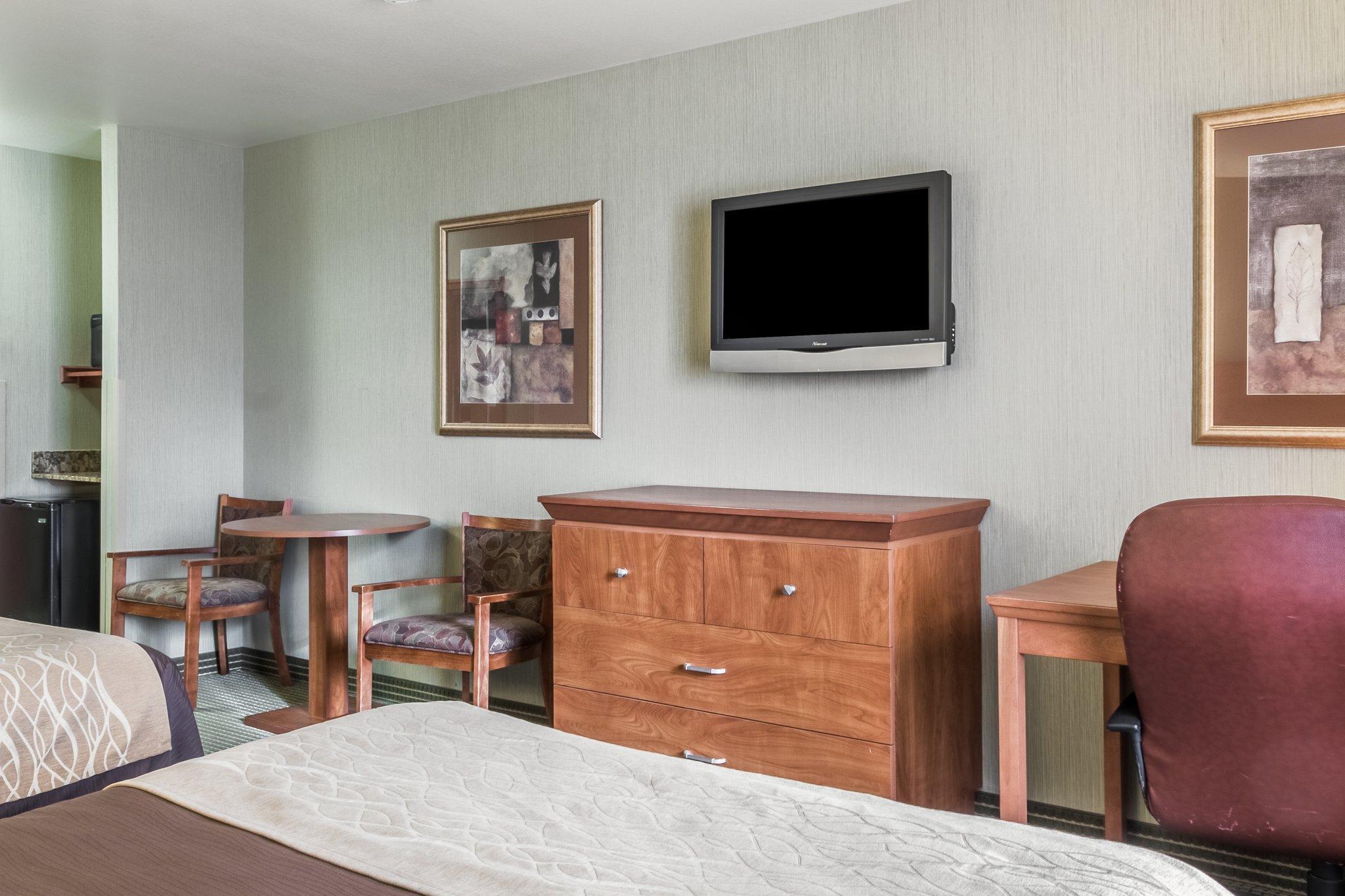 Comfort Inn & Suites Mitchell I-90 Экстерьер фото