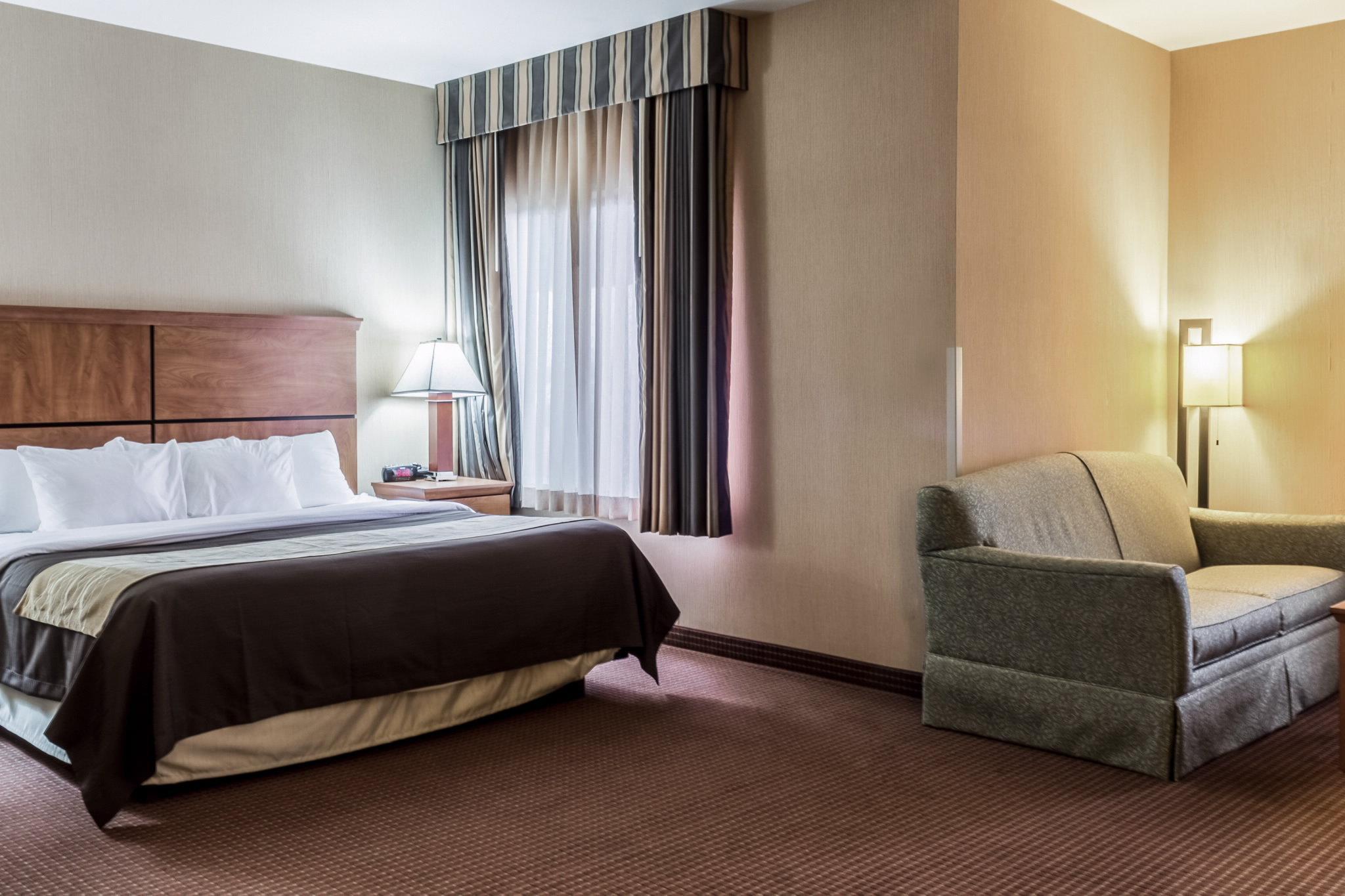 Comfort Inn & Suites Mitchell I-90 Экстерьер фото