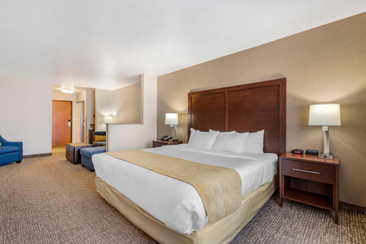 Comfort Inn & Suites Mitchell I-90 Экстерьер фото