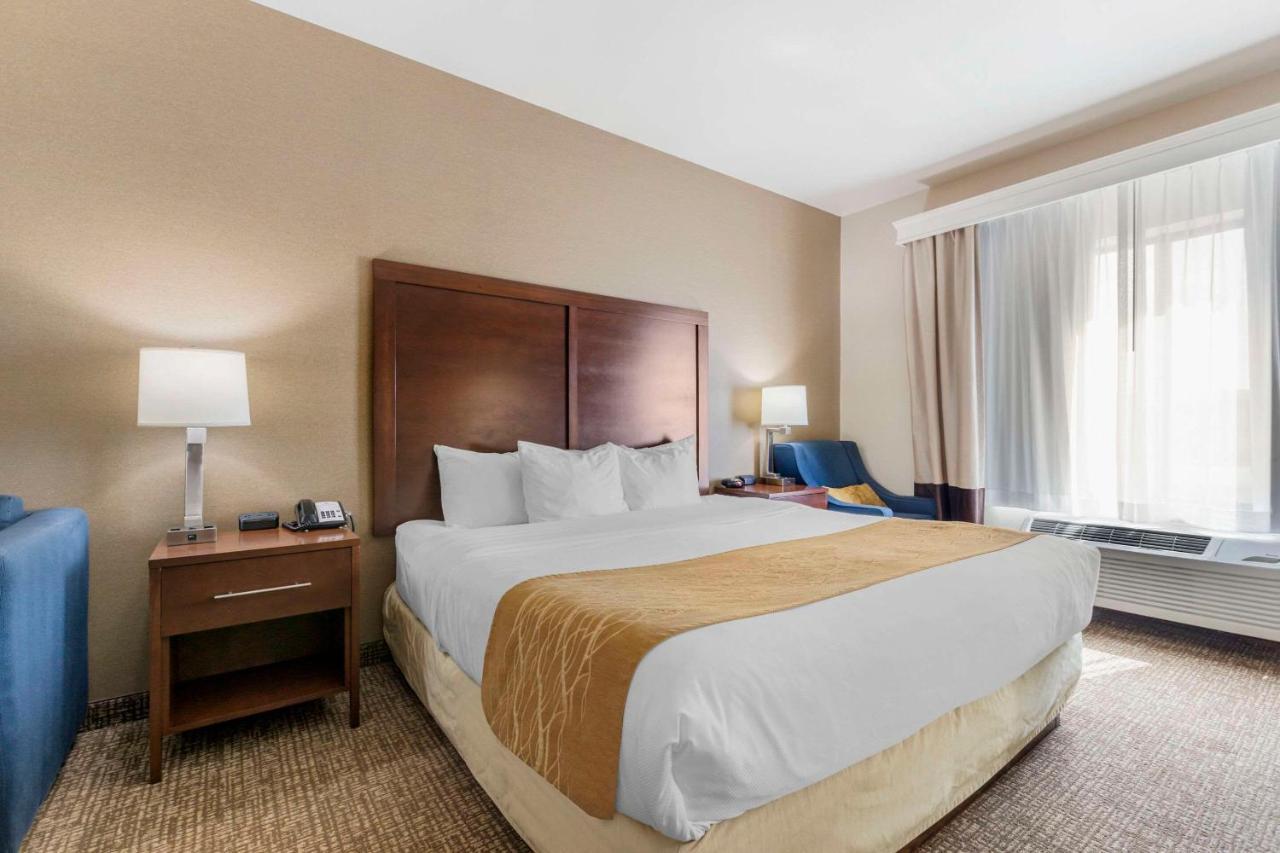 Comfort Inn & Suites Mitchell I-90 Экстерьер фото