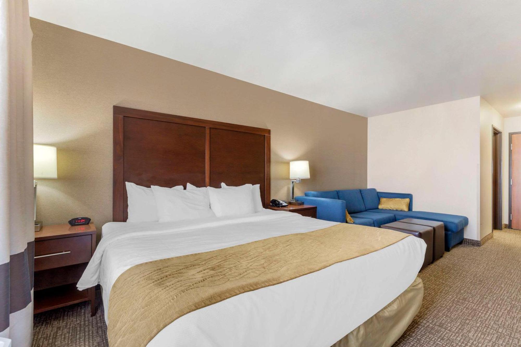 Comfort Inn & Suites Mitchell I-90 Экстерьер фото